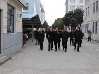王巧荣副市长率队到李堡中学开展校园安全检查工作