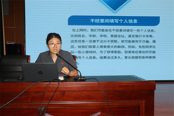 abbf39f3ecbe4034812b992051368fe3.jpg